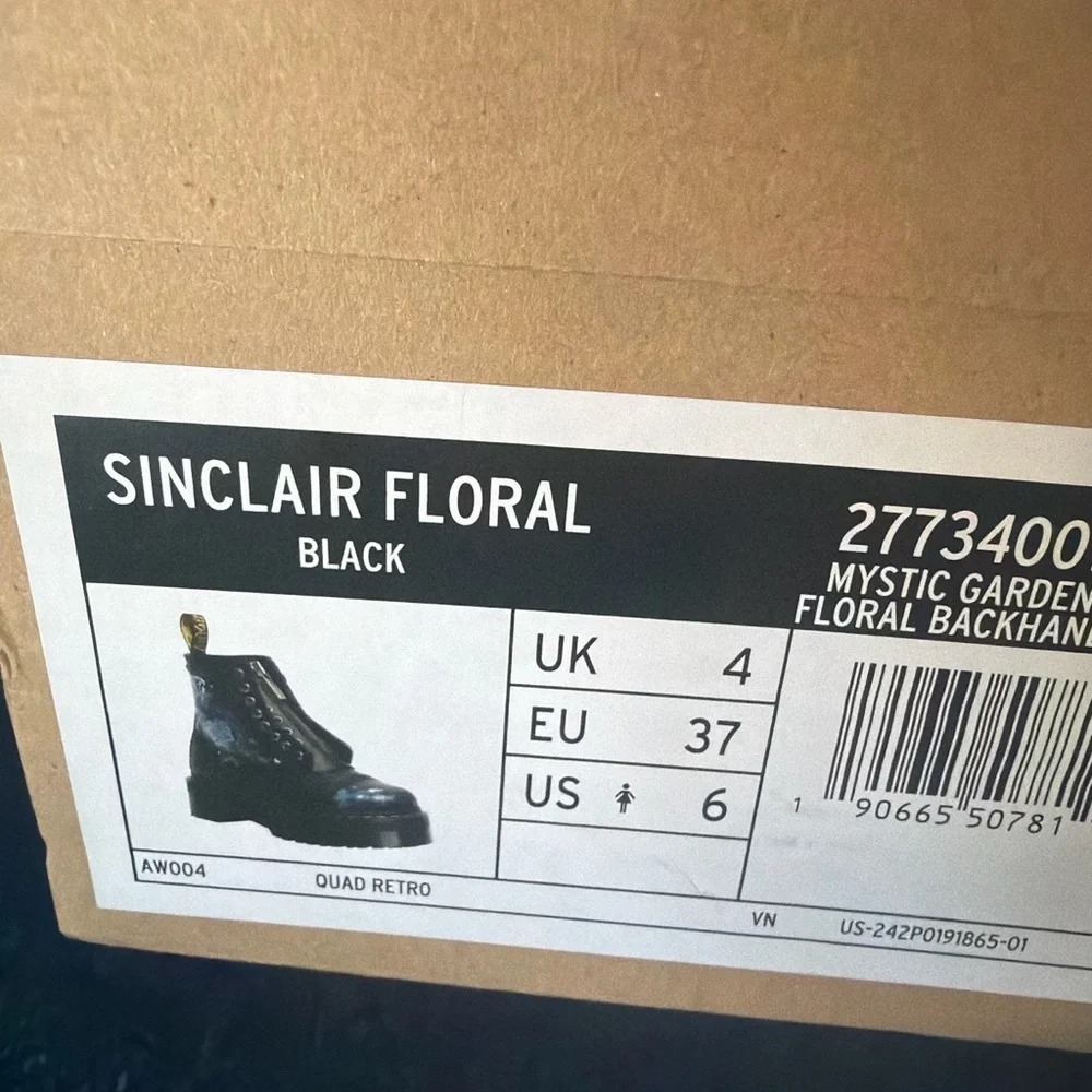 Dr. Martens Sinclair Floral Platform Boots in Black “Mystic Garden” floral Sz 6 - Picture 4 of 7